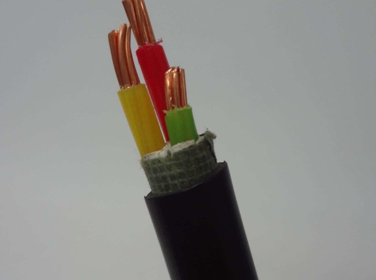 電線電纜產(chǎn)品結(jié)構(gòu)越復(fù)雜，疊加的層次就越多.jpg